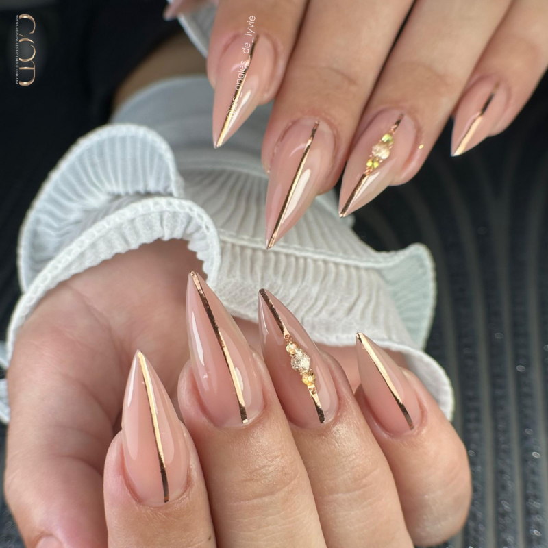 Pose stiletto avec le Supreme Cover Natural