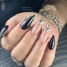 Pose stiletto avec le Supreme Cover Natural et le Painting Black en nail art