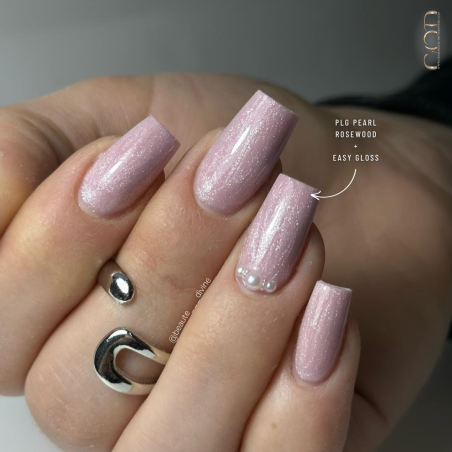Pose avec le PLG Pearl Rosewood et la finition Easy Gloss