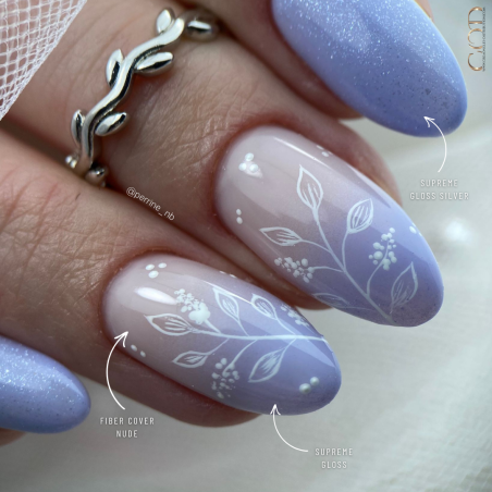 Pose en amande avec le Fiber Cover Nude, la Supreme Gloss et la Supreme Gloss Silver Pose en amande avec le Fiber Cover Nude, la Supreme Gloss et la Supreme Gloss Silver