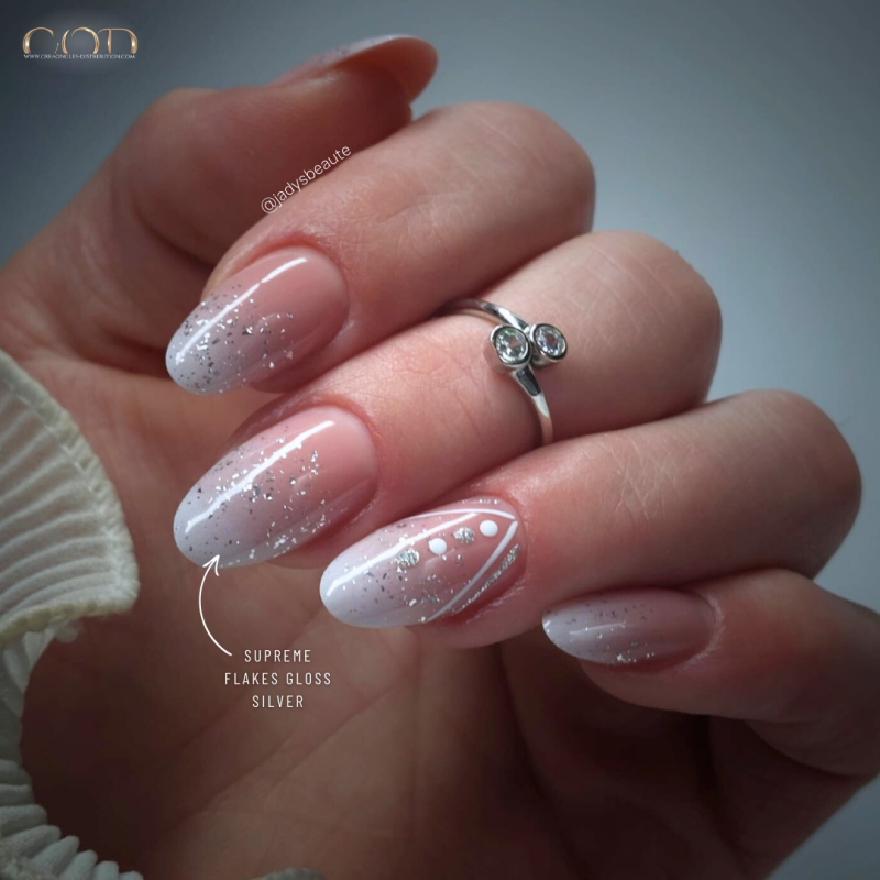 Pose babyboomer avec la finition Supreme Flakes Gloss Silver