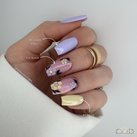 Pose d'ongles avec le vsp violet, un lila pastel et le vanilla, un jaune pastel de la collection Sweet macaron