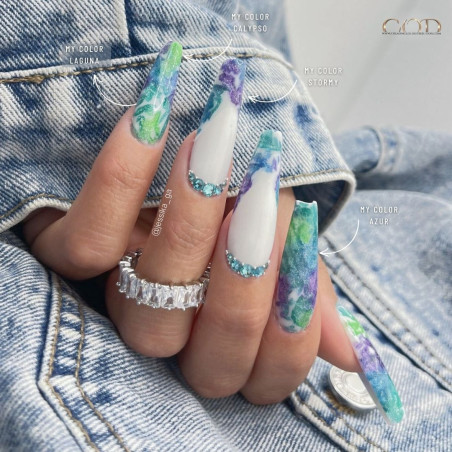 Pose d'ongles avec le vsp Azur de la Rainbow Collection