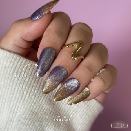 Pose d'ongles amande avec le Cat Eye Golden Hour et Moon Kiss