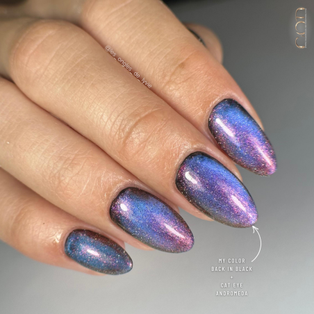 Pose en amande avec le My Color Andromeda et Back in Black