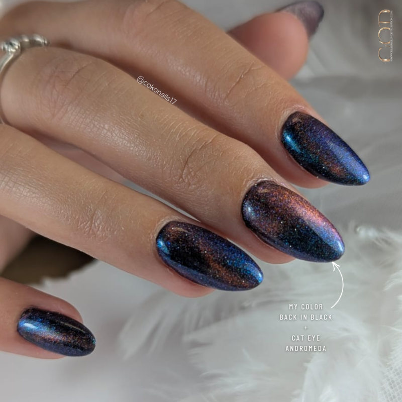 Pose en amande avec le My Color Andromeda et Back in Black