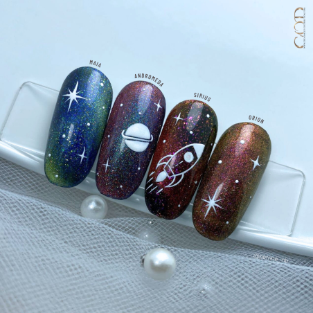 Capsules d'ongles avec les My Color Cat Eye Maia, Andromeda, Sirius, et Orion