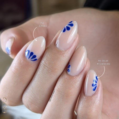 Pose d'ongle amande et nail art avec le vsp Mystérious Night