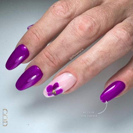 Pose d'ongle amande et nail art avec le vsp My Viva Forever