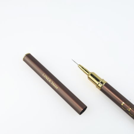 Zoom sur la pointe du Pinceau liner 5mm