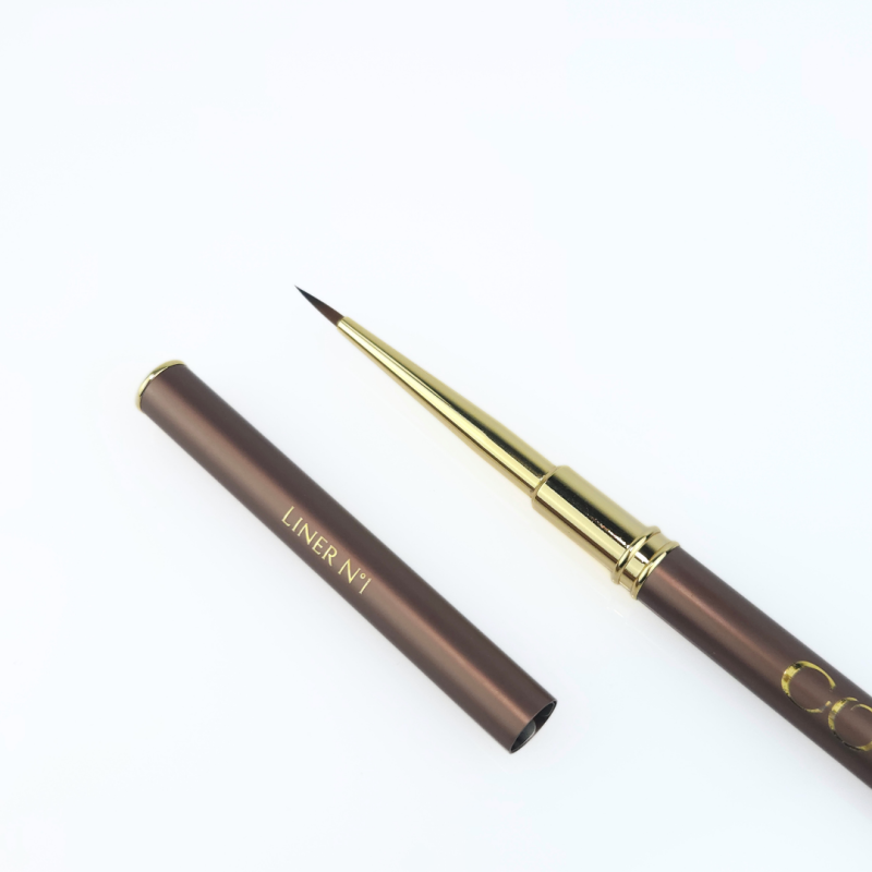 Pinceau liner n°1 avec zoom sur pointe