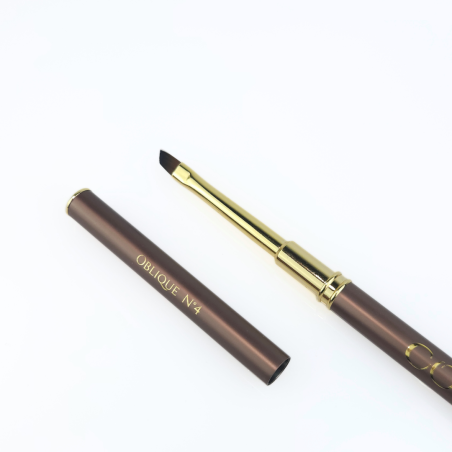 Pinceau oblique n°4 avec zoom sur pointe