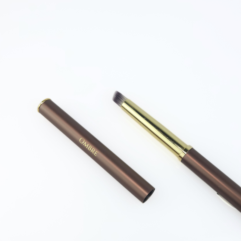 Pinceau Ombre en zoom sur la pointe