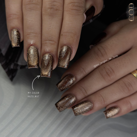 Pose carrée avec le Cat Eye Hazelnut