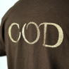 Zoom sur le logo COD brillant à l'arrière du t-shirt