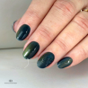 Pose ovale avec le vernis semi permanent  Enchanted Moss