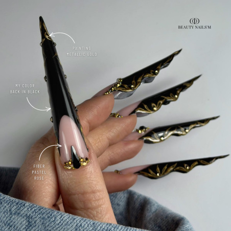 Pose artistique avec le My Color Back In Black