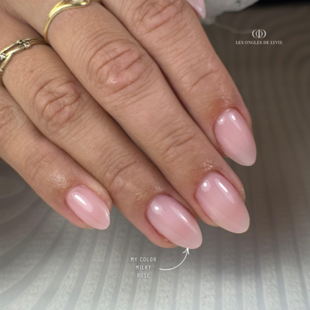 Pose en amande avec le My Color Milky Rose