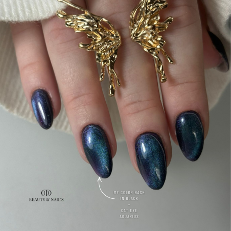 Pose en amandes avec le My Color Cat Eye Aquarius et Back In Black