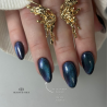 Pose en amandes avec le My Color Cat Eye Aquarius et Back In Black
