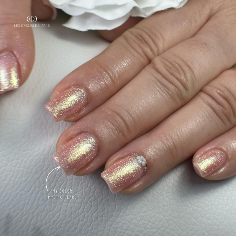 Pose d'ongles carrée avec le My Color Mystic Pearl