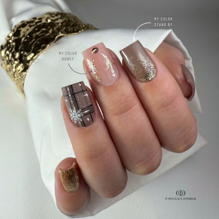 Pose carrée de Noël avec marron taupe