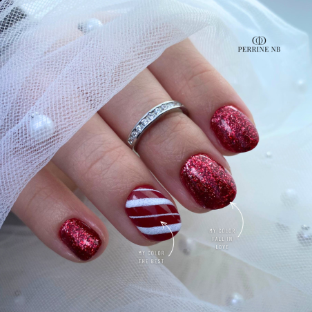 Pose ovale avec le My Color Fall In Love, rouge pailleté