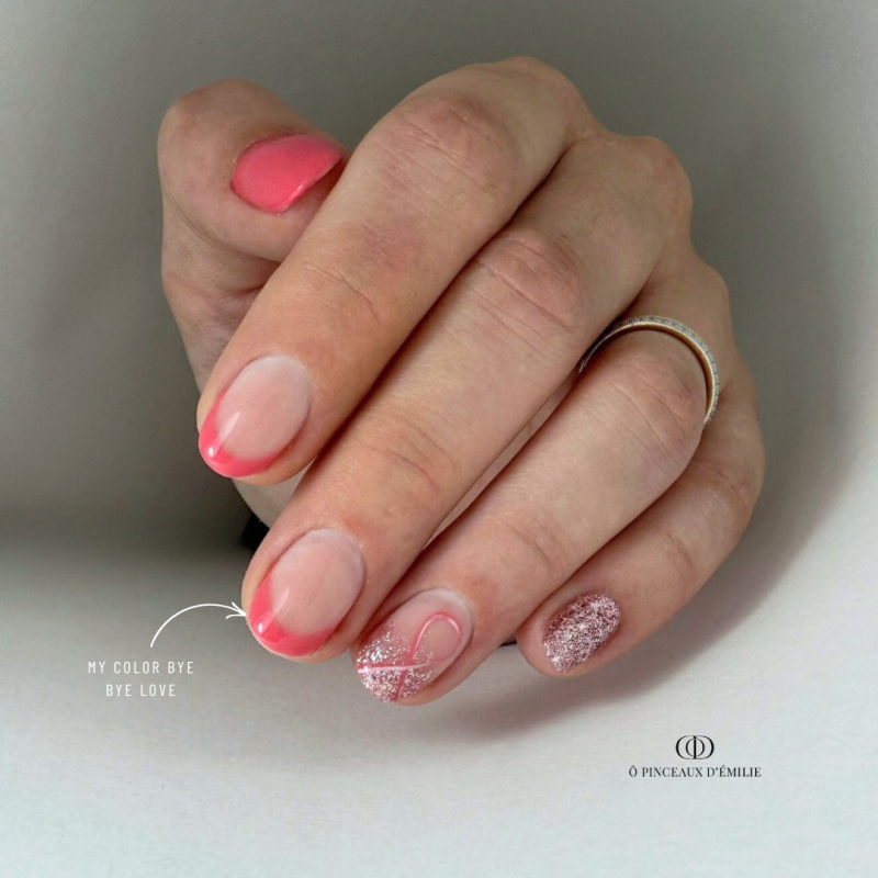 Pose d'ongles ovales avec le My Color Bye Bye Love, rose orangé