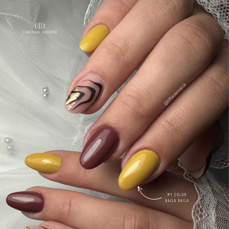 Pose d'ongles en amandes avec le My Color Baila Baila, jaune poussin