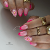Pose en amandes avec le vernis semi permanent My Type rose néon