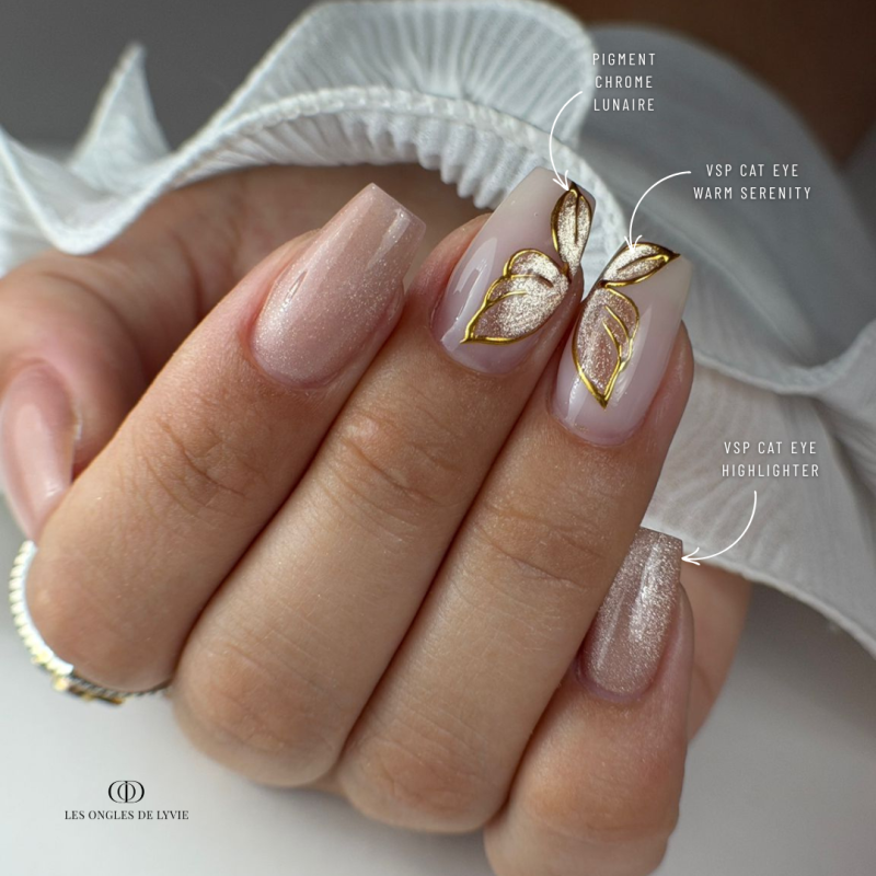 Pose d'ongles coffin avec le VSP Cat Eye Highlighter nude beige rosé