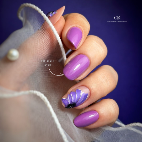 Pose d'ongles en amandes avec le VSP Never Ever mauve
