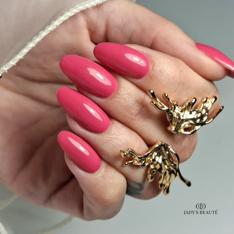 Pose d'ongles en amandes avec le My Color Sweet Flowers vieux rose
