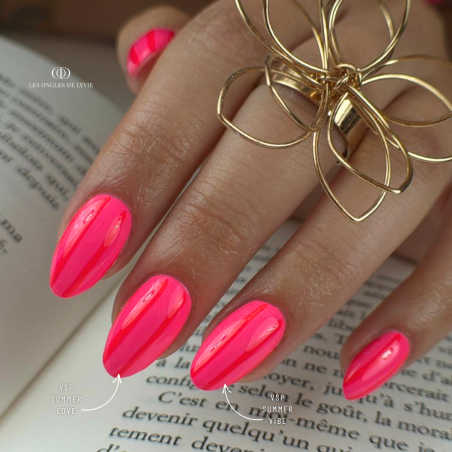 Pose en amande avec les VSP Summer Love rose orangé néon