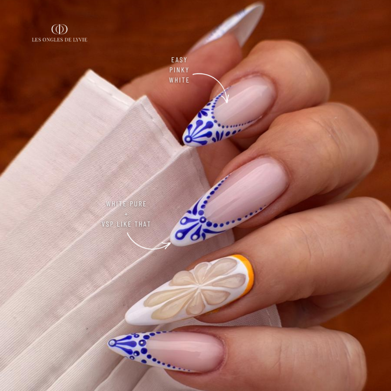 Pose d'ongles en amandes avec le White Pure, gel pain blanc