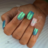 Pose carrée avec le vernis semi permanent Blue Ocean bleu océan irisé pailleté