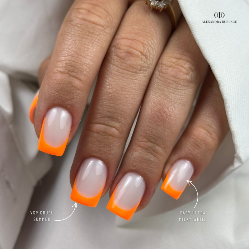 Pose d'ongles carrée avec le gel Easy Ultra Milky White