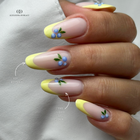 Pose d'ongles en amandes avec le PLG Skin, nude clair