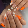 Pose en amandes avec le vernis semi permanent Sunburn orange néon