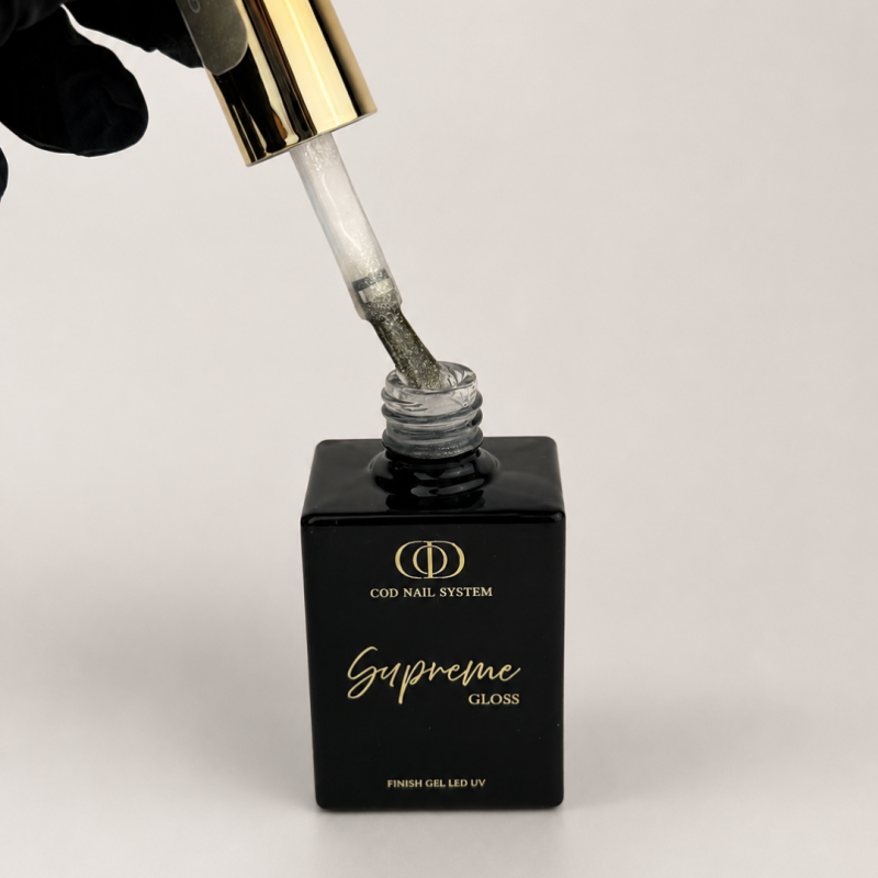 Flacon de la Supreme Gloss Gold ouvert