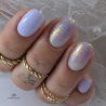 Pose d'ongles ovale avec le vernis semi permanent Mellow