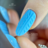 Pose d'ongles en amandes avec le vernis semi permanent Sweetness