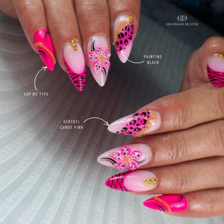 Pose d'ongles avec le vernis semi permanent My Type, rose néon