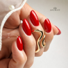 Pose réalisée avec le vernis semi-permanent Ti Amo, rouge intense
