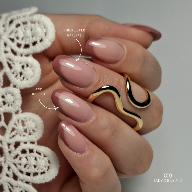 Pose en amandes avec le vernis semi permanent, marron bois de rose