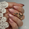 Pose en amandes avec le vernis semi permanent, marron bois de rose