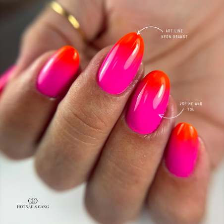 Pose d'ongles en amandes avec le vernis semi permanent Me And You, rose néon