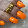 Pose d'ongles ovale avec le vernis semi permanent Rock Your Body, orange mandarine néon