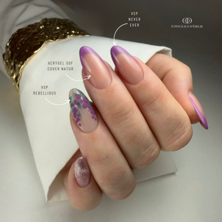 Pose d'ongles en amandes avec le VSP Never Ever mauve