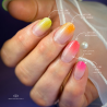 Pose en amandes avec le vernis semi permanent Cat Eye Glowy nude gris beige